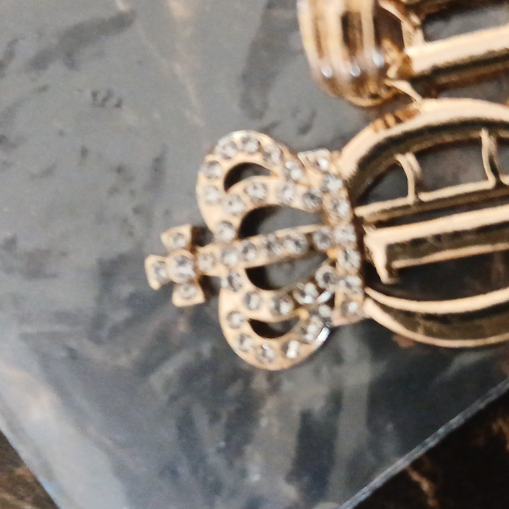 🔥14k Gold Plated Queen Necklace Pendant - Picture 5 of 5